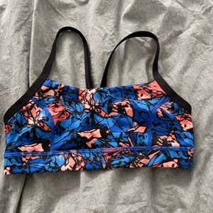 Lululemon sports bra